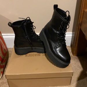 Steve Madden side zip combat boots